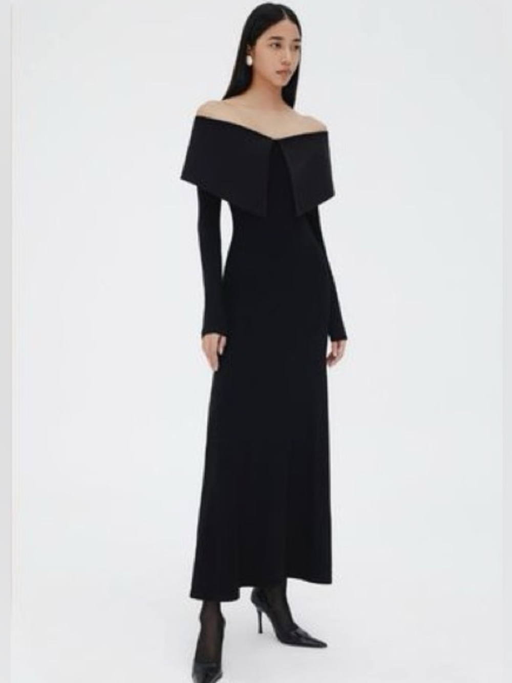 L’ESPOIR Dramatic Fold-Over Neckline Maxi Dress in Black Size S